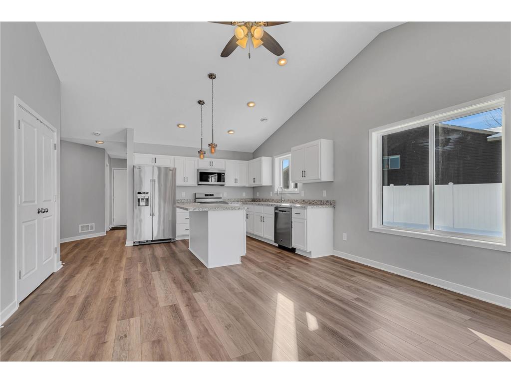 24289 Forest View Circle Saint Augusta MN 56301 7029629 image9
