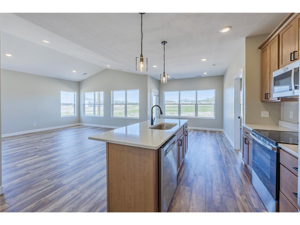 2429 County Line Avenue East Farmington WI 54017 7066380 image17