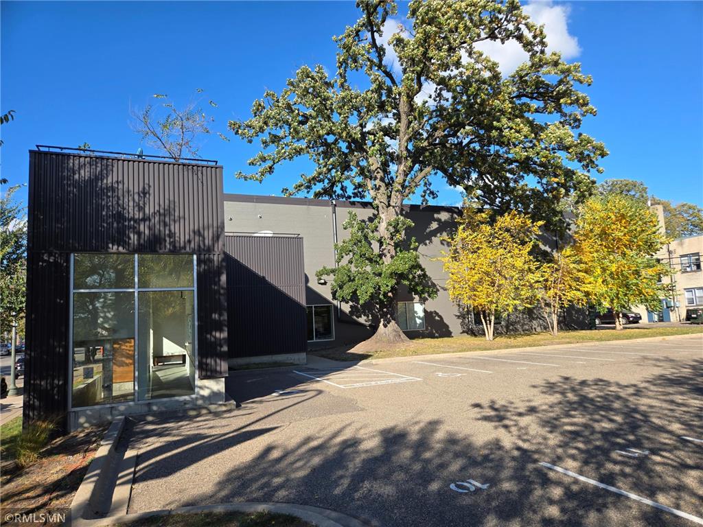 2429 Nicollet Avenue S Minneapolis MN 55404 6808070 image25