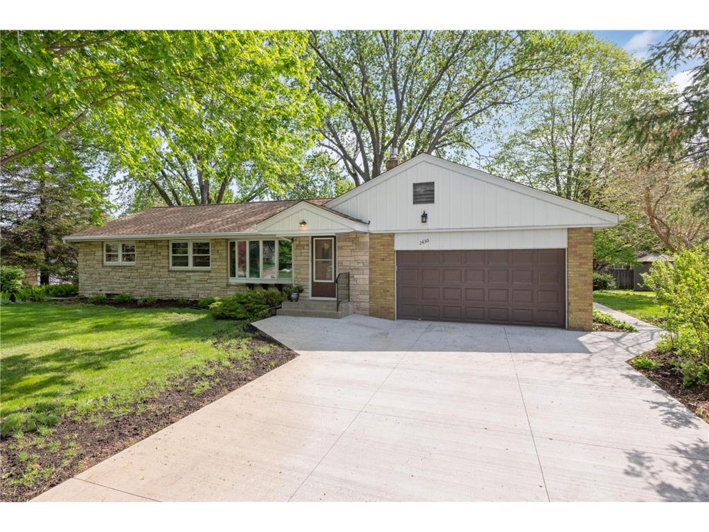 2430 Arona Street Roseville MN 55113 6364474 image1