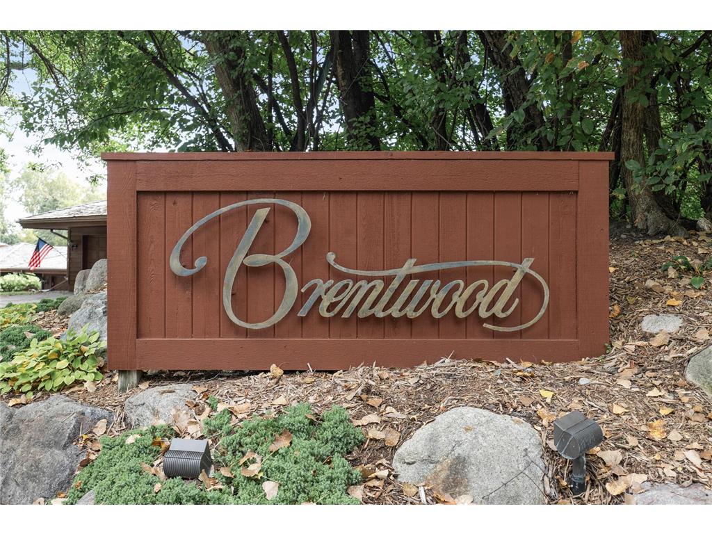 2430 Robin Oak Ridge Minnetonka MN 55305 6582761 image1