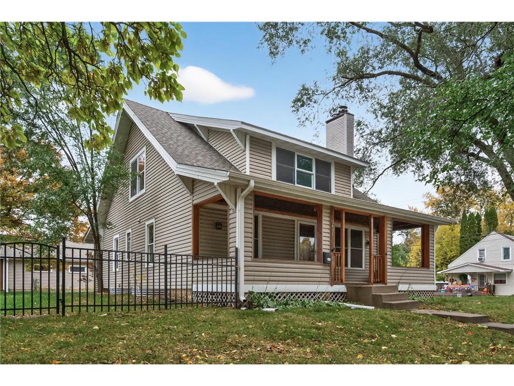 2431 14th Avenue E North Saint Paul MN 55109 6807718 image1