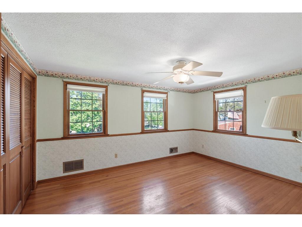 2431 Francis Street South Saint Paul MN 55075 7074198 image15