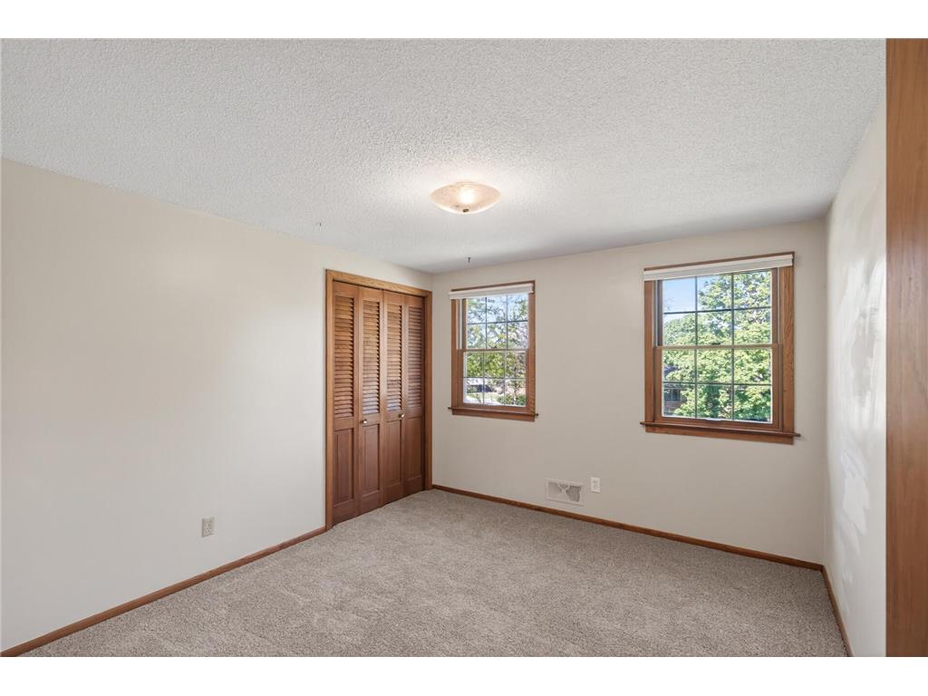 2431 Francis Street South Saint Paul MN 55075 7074198 image17