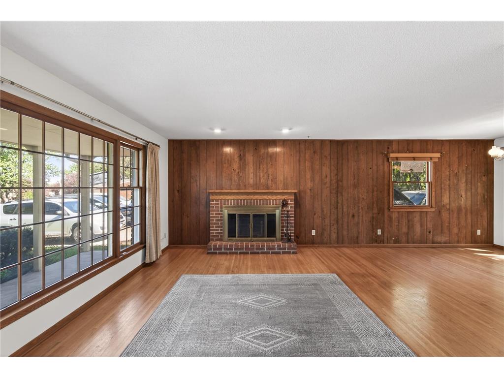 2431 Francis Street South Saint Paul MN 55075 7074198 image4