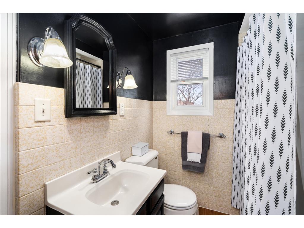 2431 Hammond Avenue Superior WI 54880 7062609 image23