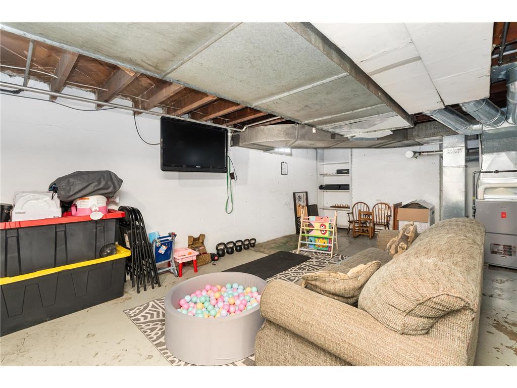 2431 Hammond Avenue Superior WI 54880 7062609 image29