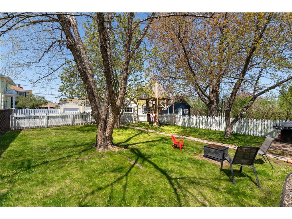 2431 Hammond Avenue Superior WI 54880 7062609 image40