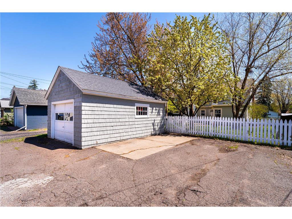 2431 Hammond Avenue Superior WI 54880 7062609 image41