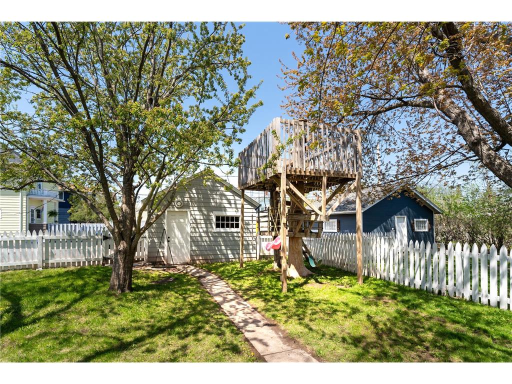 2431 Hammond Avenue Superior WI 54880 7062609 image5