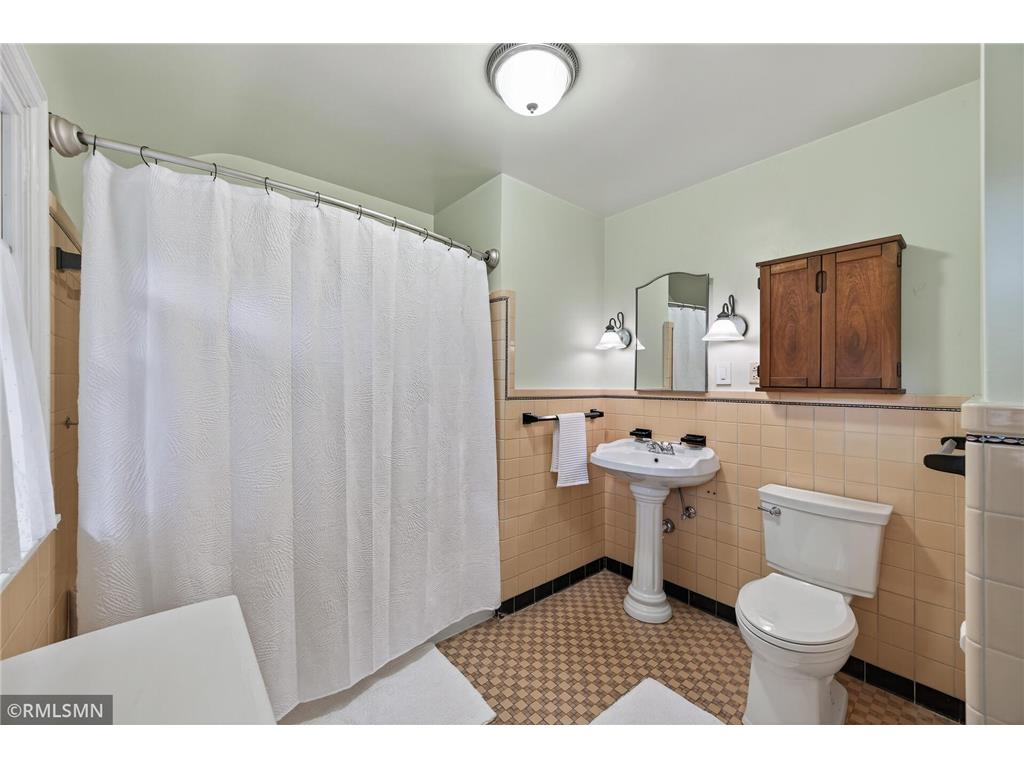 2431 S Shore Boulevard White Bear Lake MN 55110 - White Bear 6808615 image35