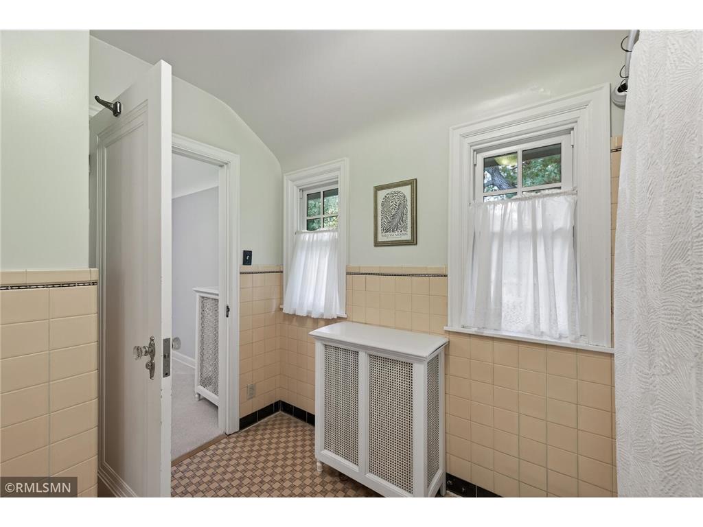 2431 S Shore Boulevard White Bear Lake MN 55110 - White Bear 6808615 image36