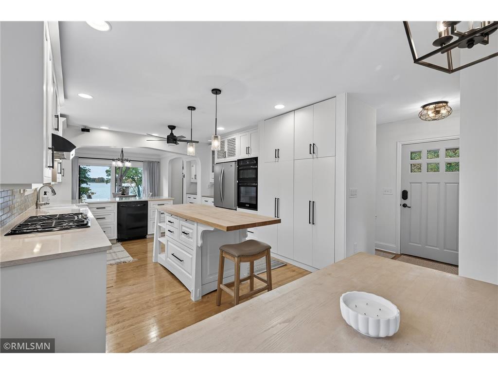 2431 S Shore Boulevard White Bear Lake MN 55110 - White Bear 6808615 image6