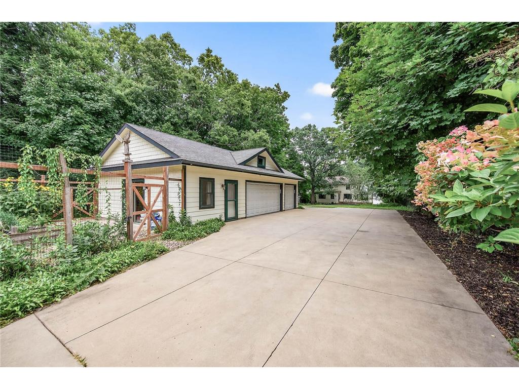 2431 S Shore Boulevard White Bear Lake MN 55110 - White Bear 6808615 image80