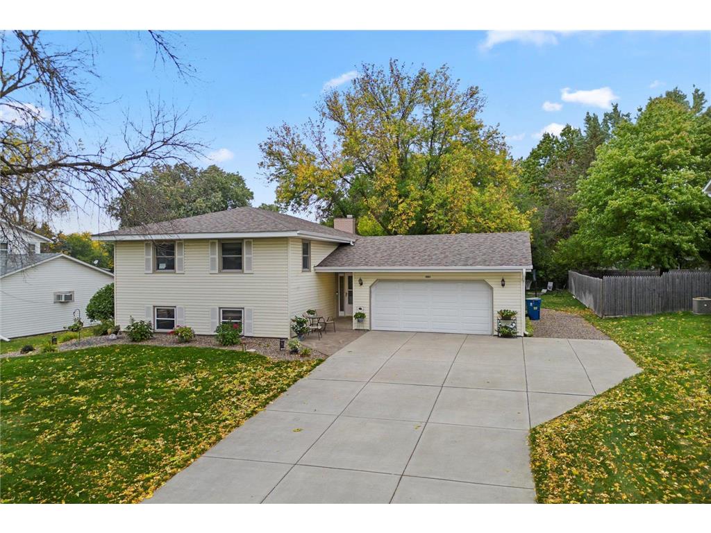 2431 Standridge Avenue Maplewood MN 55109 6441192 image1