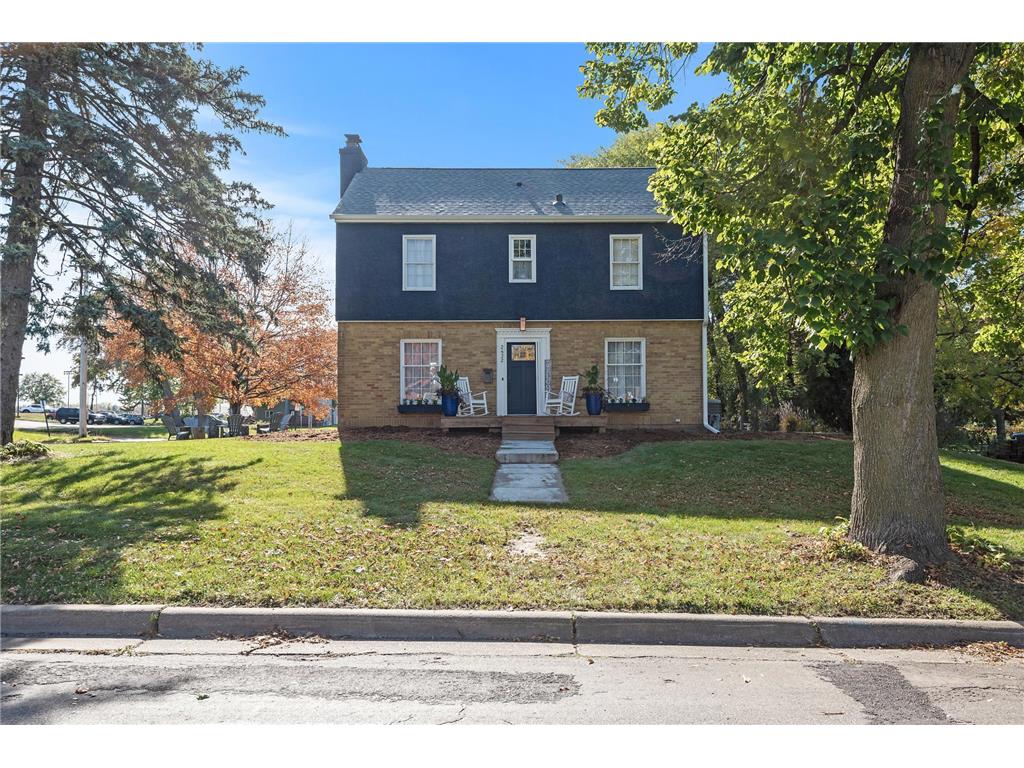 2432 13th Avenue E North Saint Paul MN 55109 6449846 image1