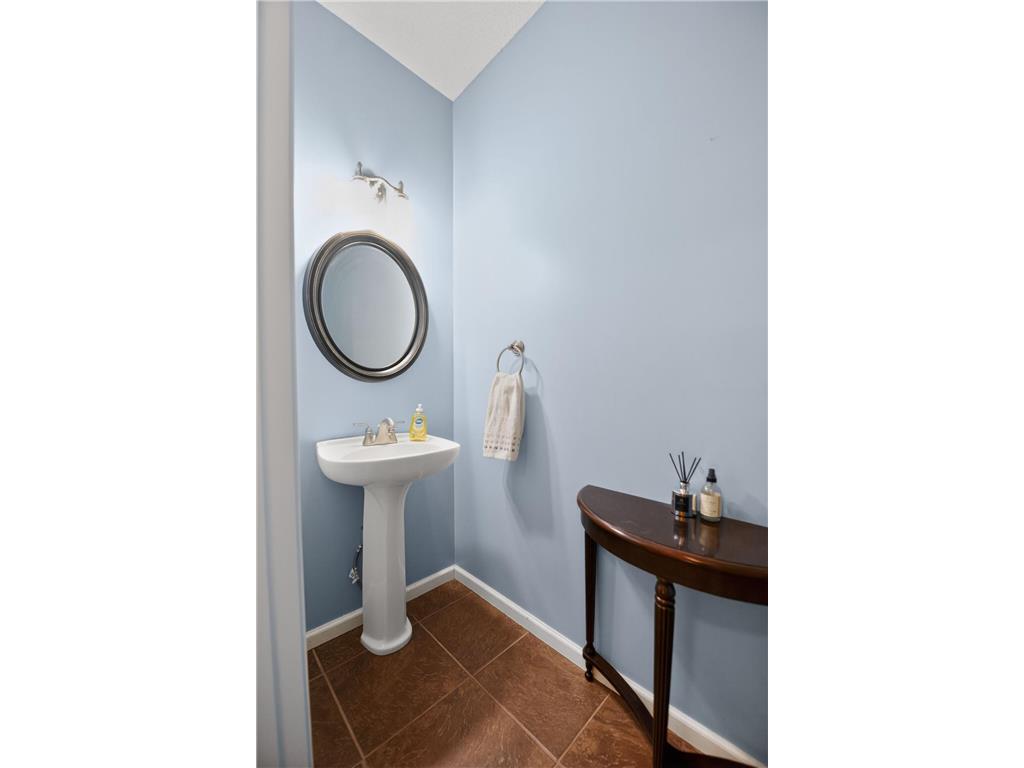 2433 Columbus Court Minneapolis MN 55404 7014390 image19