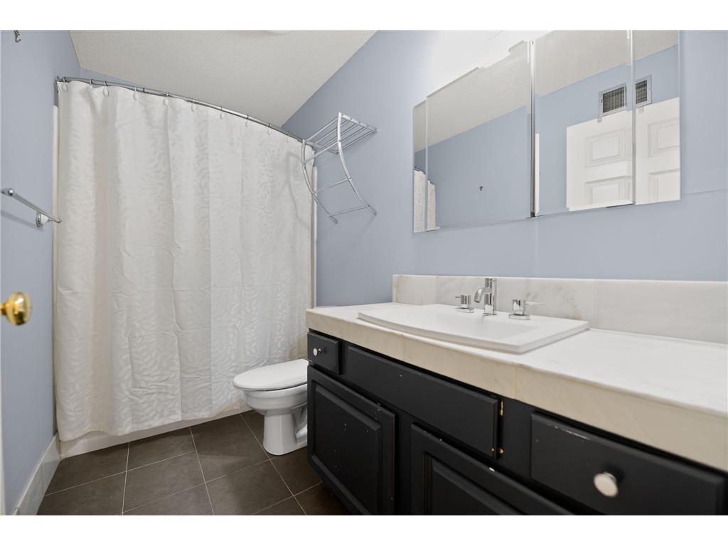 2433 Columbus Court Minneapolis MN 55404 7014390 image29