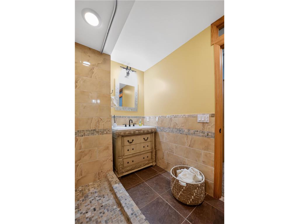 2433 Columbus Court Minneapolis MN 55404 7014390 image30