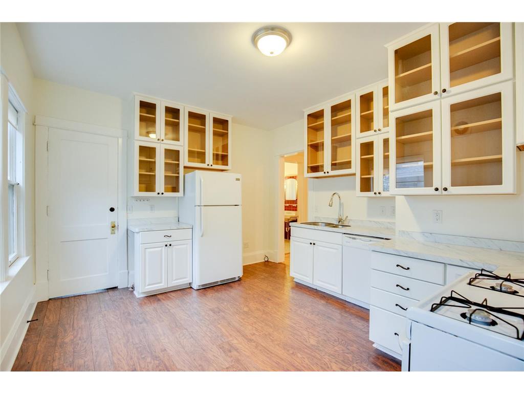 2433 W 22nd Street Minneapolis MN 55405 7057969 image17