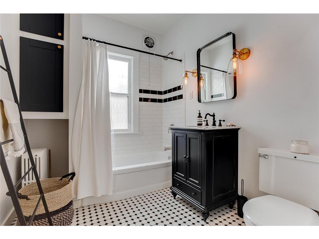 2433 W 22nd Street Minneapolis MN 55405 7057969 image25