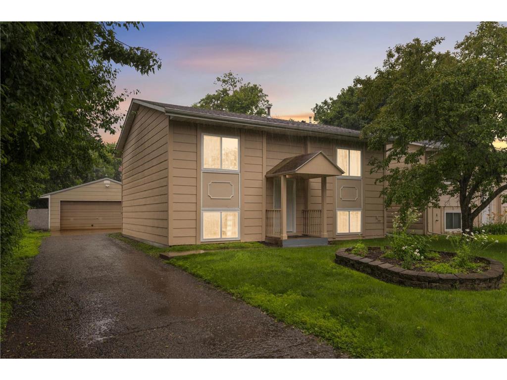 2434 Stewart Avenue Saint Paul MN 55116 6749559 image1