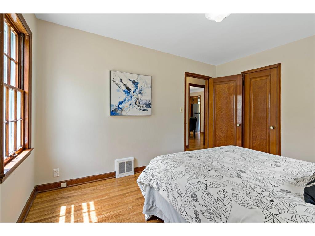 2435 Victoria Street N Roseville MN 55113 7029291 image13