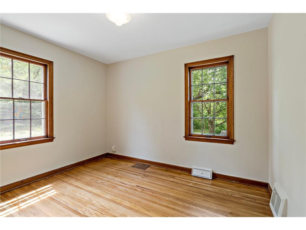 2435 Victoria Street N Roseville MN 55113 7029291 image14