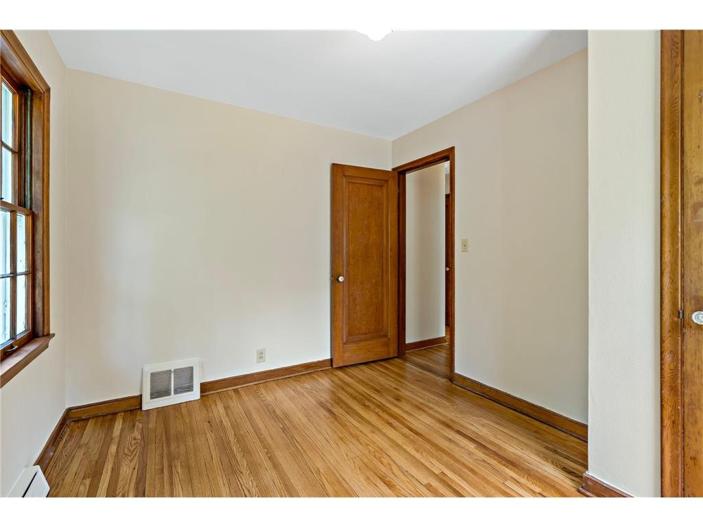 2435 Victoria Street N Roseville MN 55113 7029291 image15