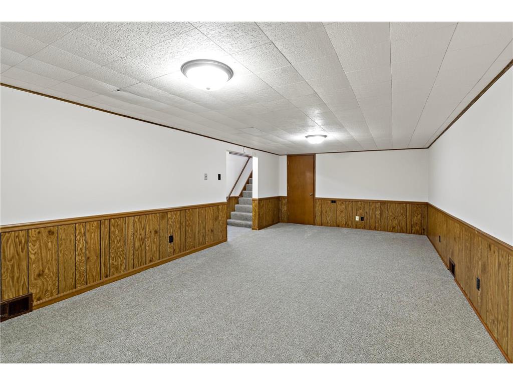 2435 Victoria Street N Roseville MN 55113 7029291 image19