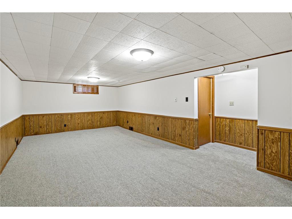 2435 Victoria Street N Roseville MN 55113 7029291 image20