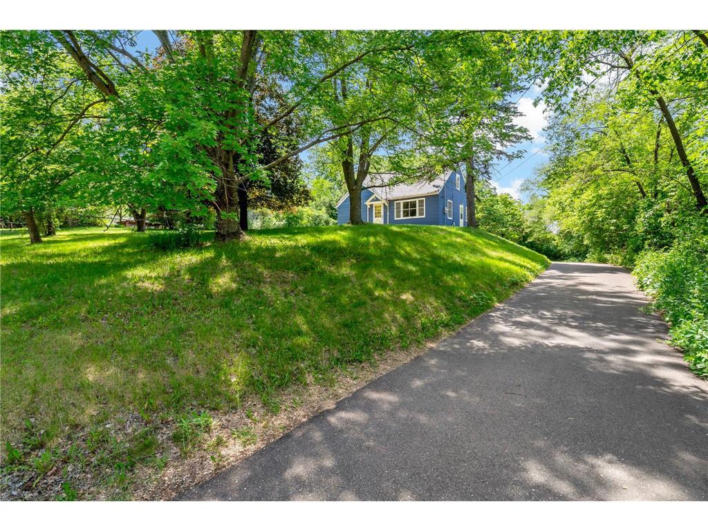 2435 Victoria Street N Roseville MN 55113 7029291 image26