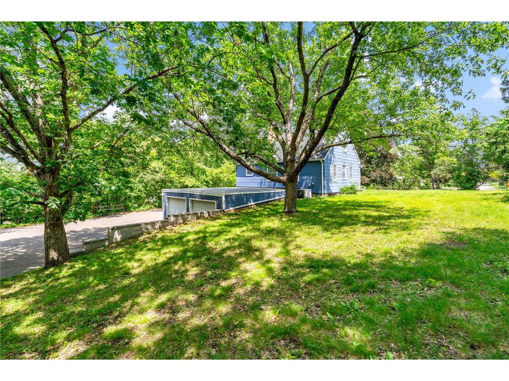 2435 Victoria Street N Roseville MN 55113 7029291 image27