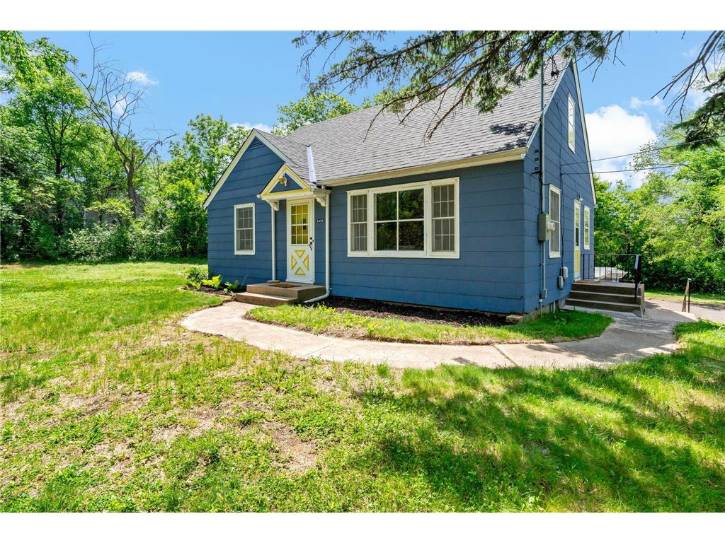 2435 Victoria Street N Roseville MN 55113 7029291 image28