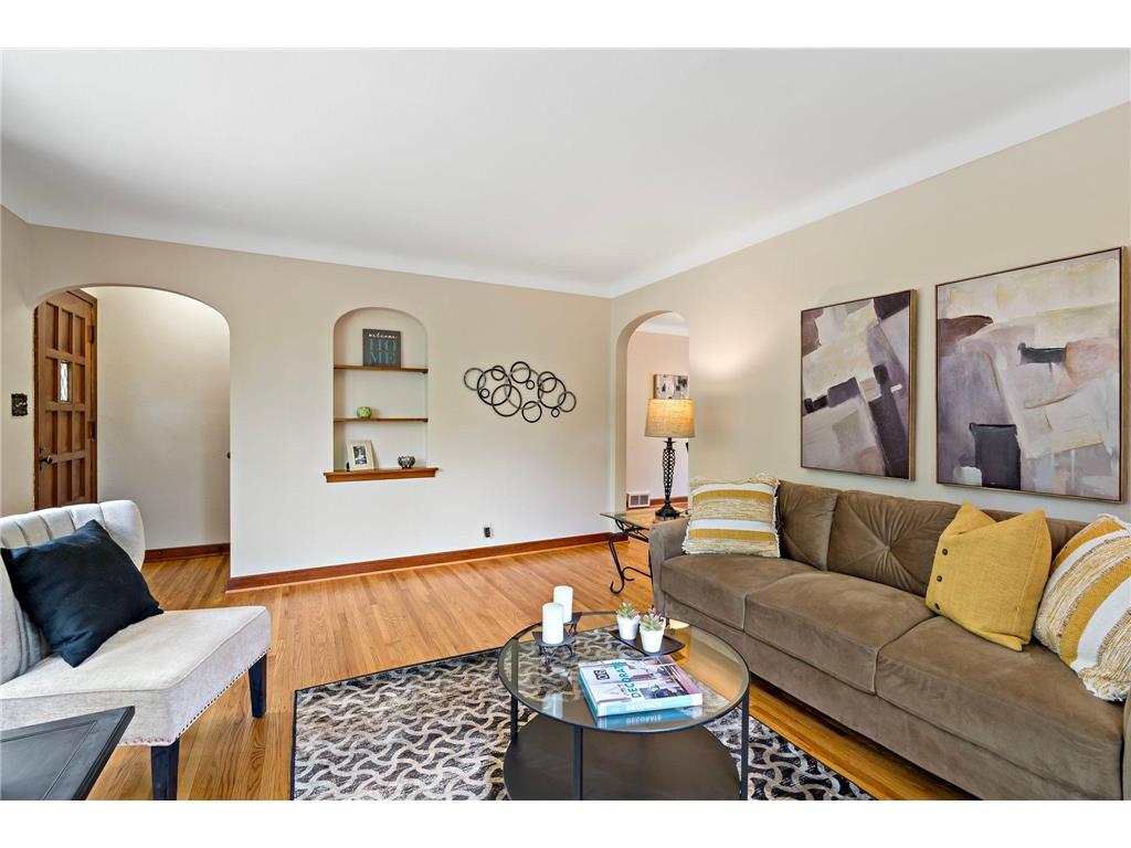 2435 Victoria Street N Roseville MN 55113 7029291 image6