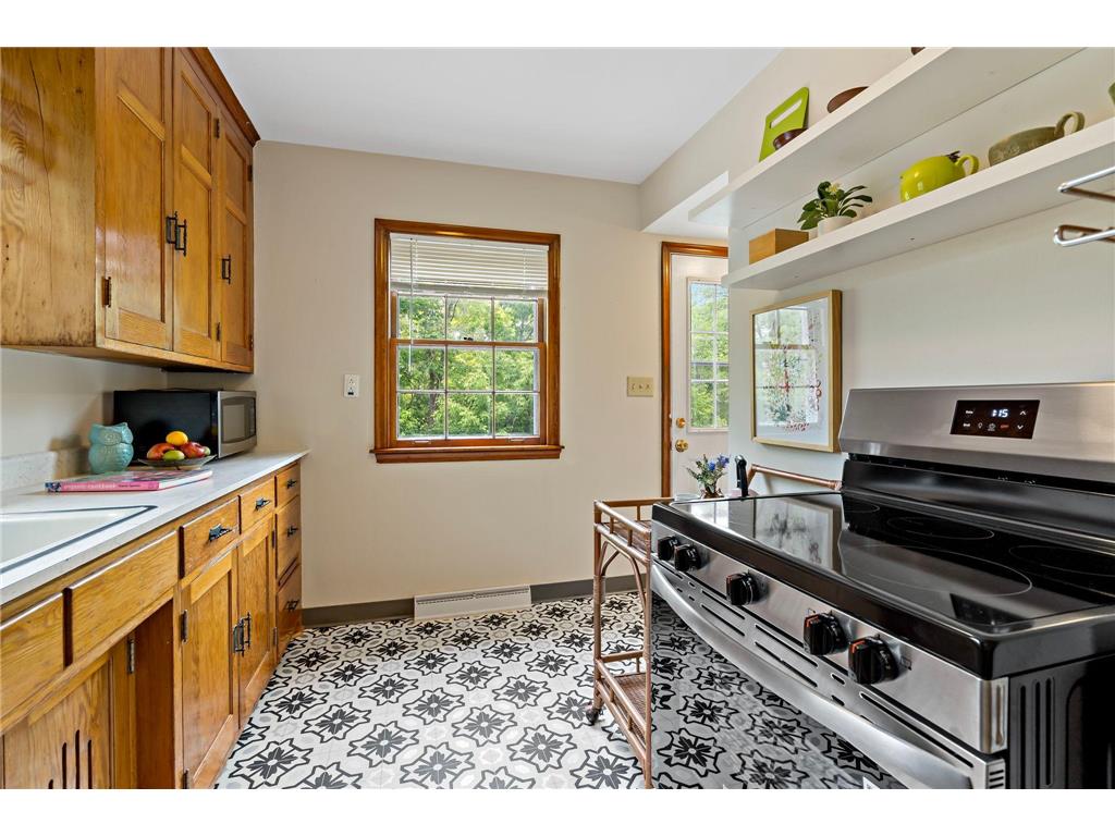 2435 Victoria Street N Roseville MN 55113 7029291 image8