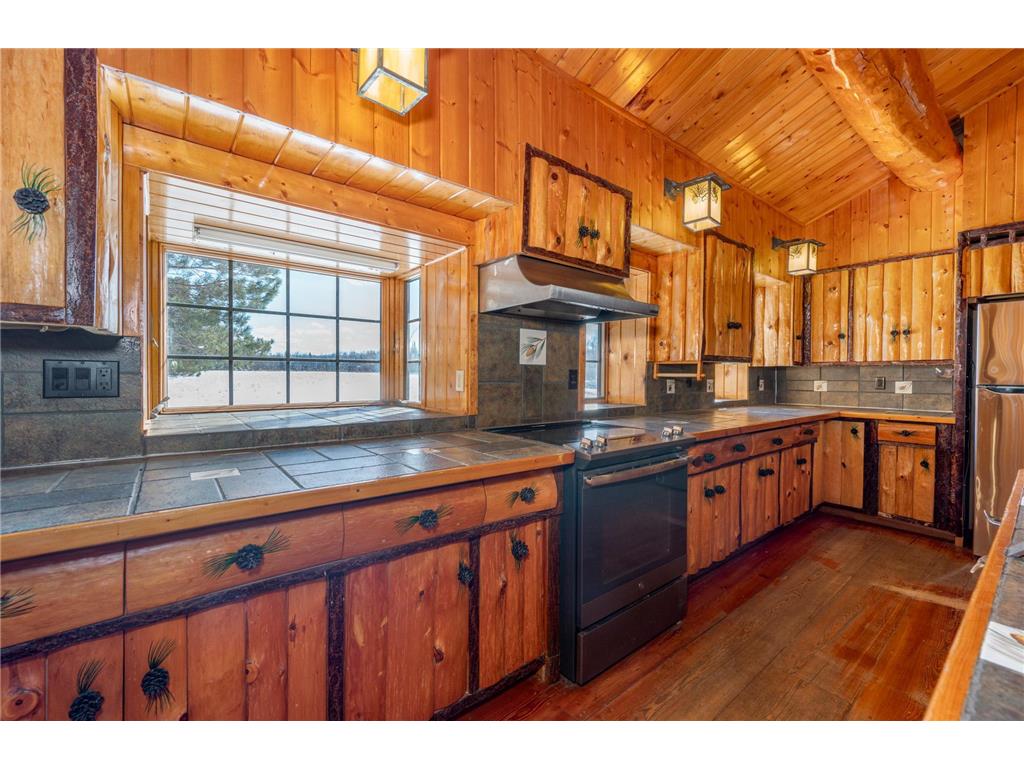 24359 North Road Bovey MN 55709 7021065 image22