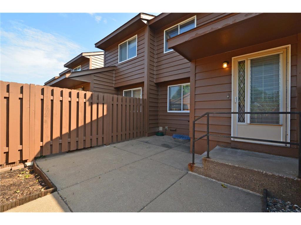 2436 Crestwood Drive North Saint Paul MN 55109 6589411 image1