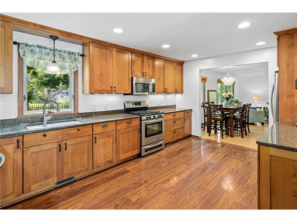 2436 Standridge Avenue Maplewood MN 55109 7101235 image3