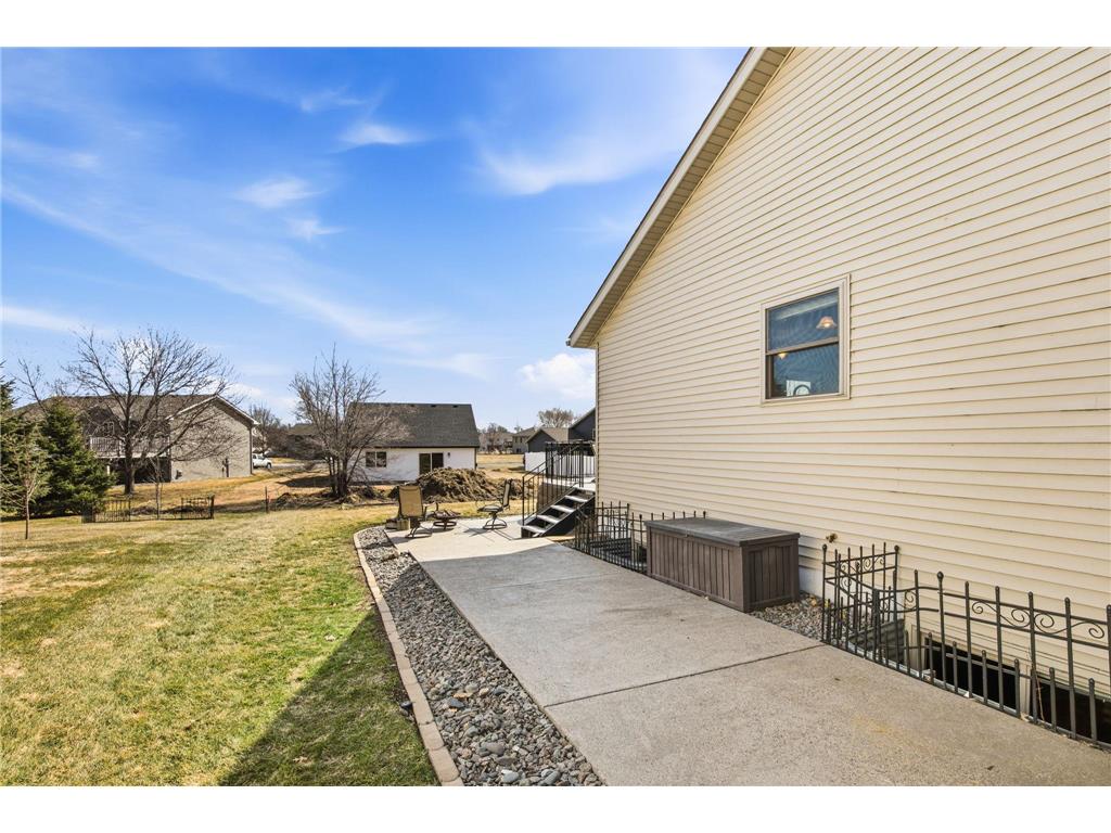 24364 19th Avenue Saint Augusta MN 56301 7042723 image24