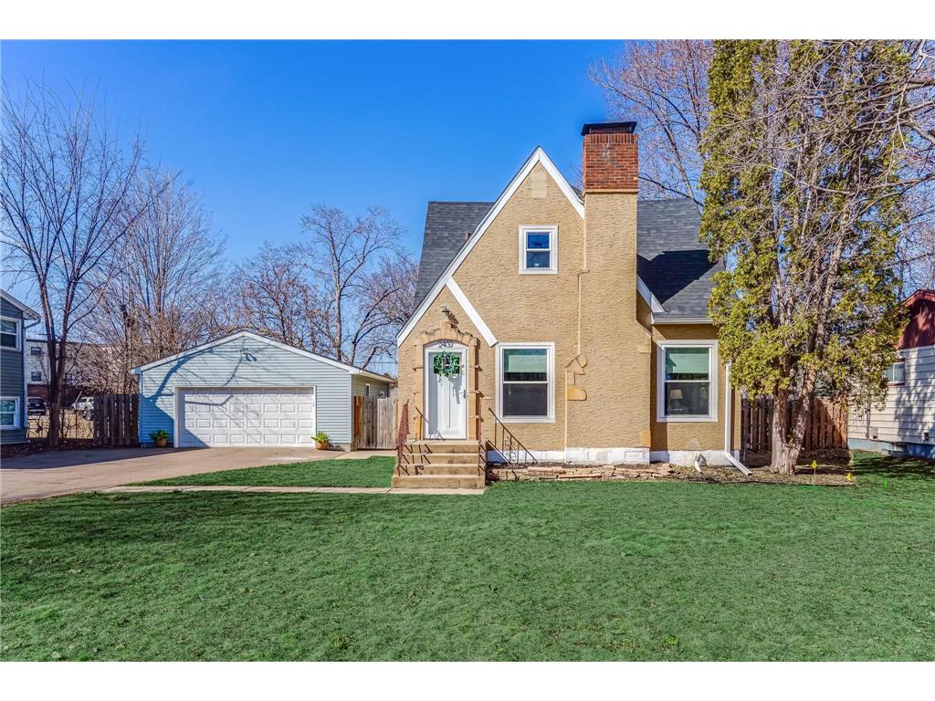 2437 Stewart Avenue Saint Paul MN 55116 6682435 image1