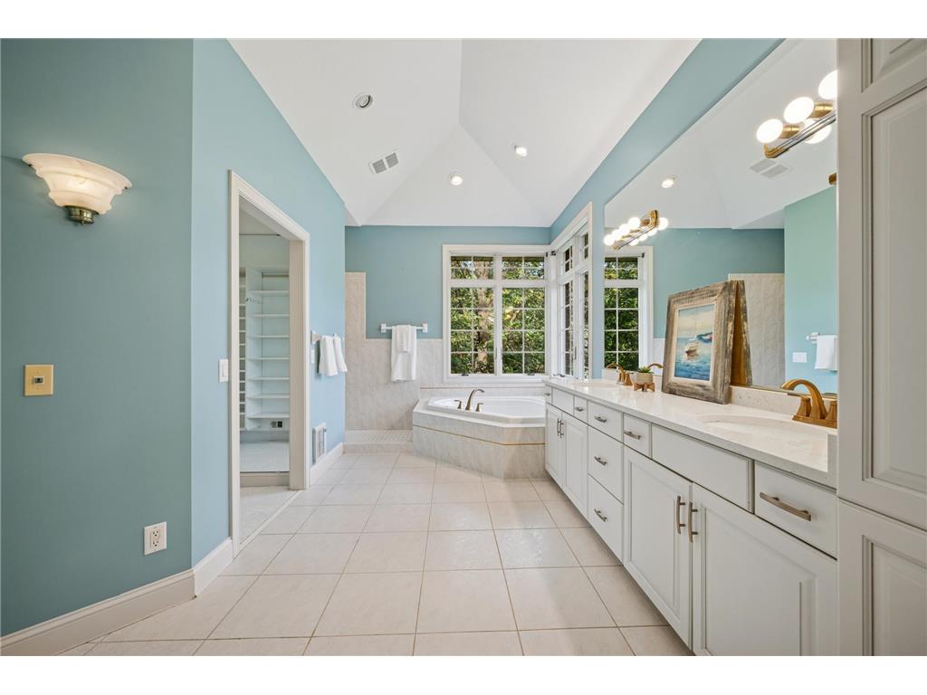 2437 Sunset Court Little Canada MN 55117 6795560 image16