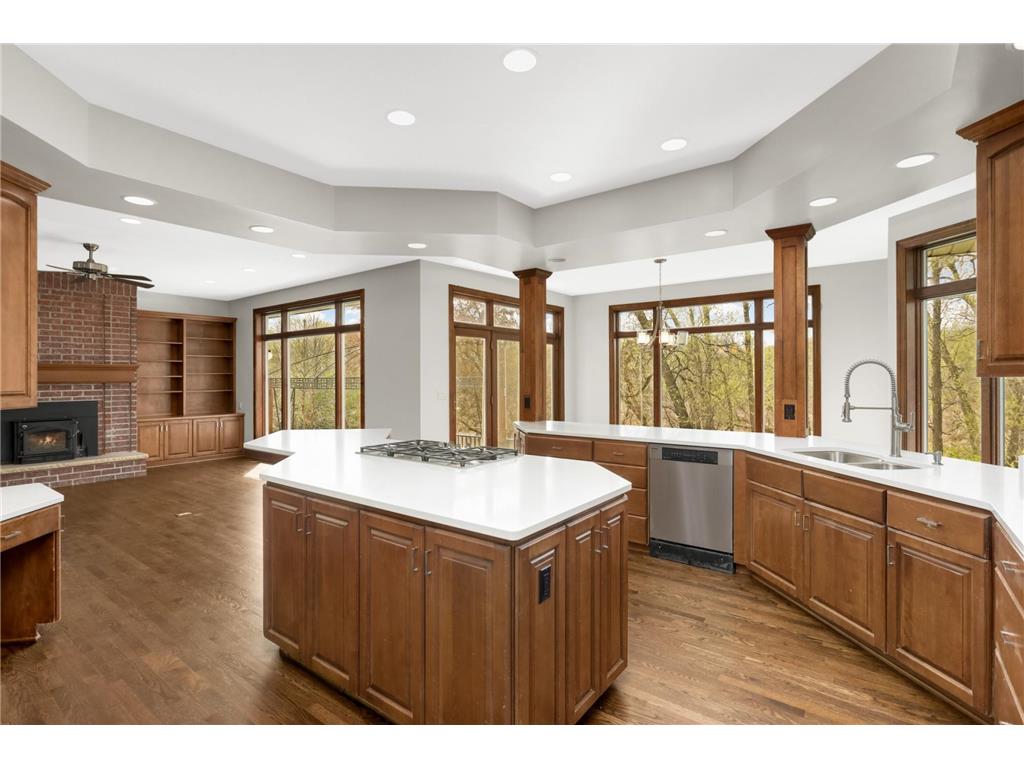 2437 Sunset Court Little Canada MN 55117 7047736 image24