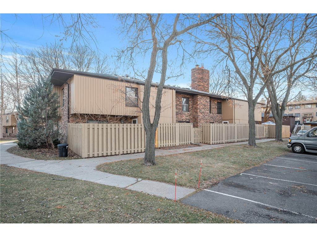 2437 Unity Avenue N Golden Valley MN 55422 6473085 image1