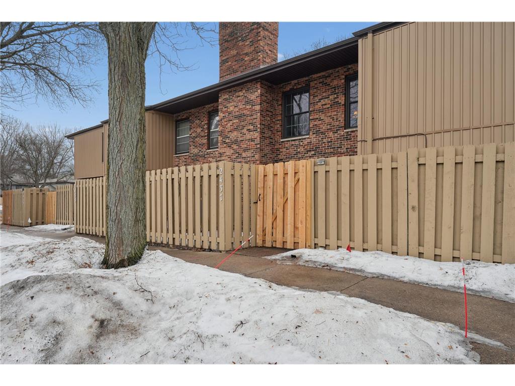 2437 Unity Avenue N Golden Valley MN 55422 7025194 image1