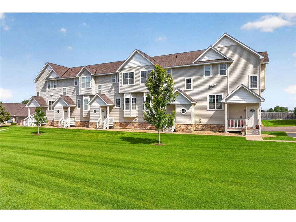 2438 Foxglove Circle Hudson WI 54016 7096105 image1