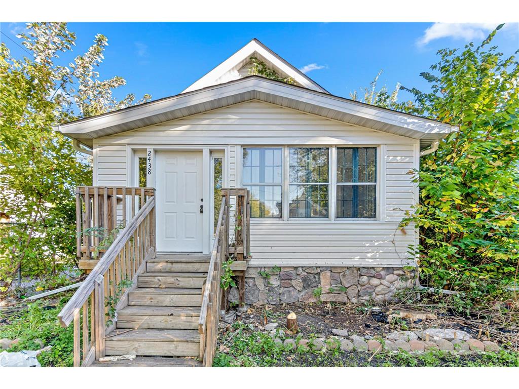 2438 Logan Avenue N Minneapolis MN 55411 6440386 image1
