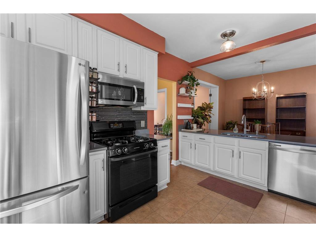 2439 Park Avenue #F Minneapolis MN 55404 7076719 image10
