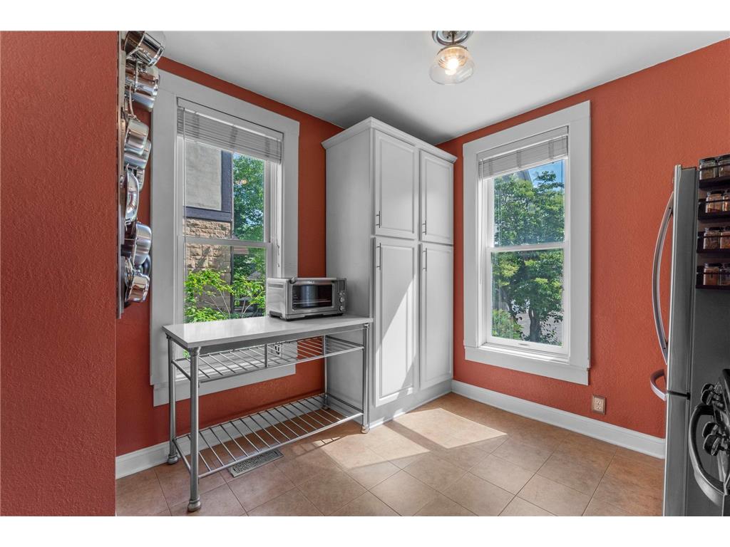 2439 Park Avenue #F Minneapolis MN 55404 7076719 image7