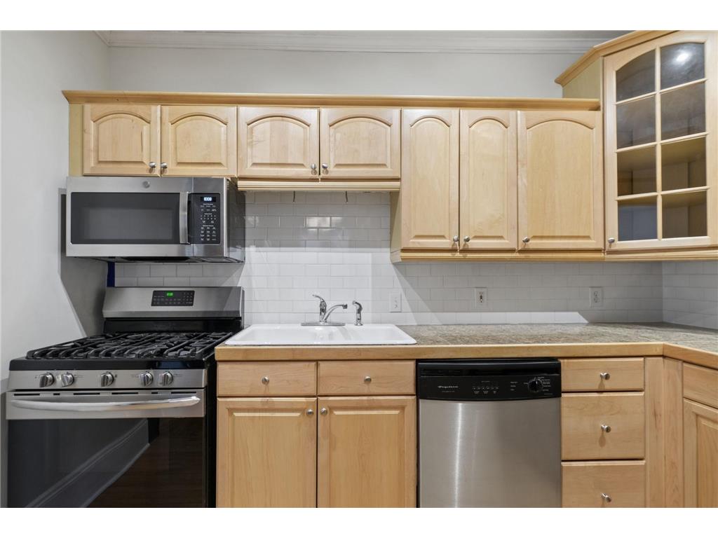 244 Marshall Avenue #3 Saint Paul MN 55102 7040114 image10